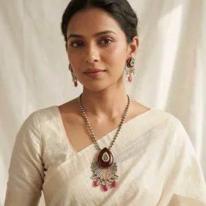 The kalyani Teardrop Heritage Set