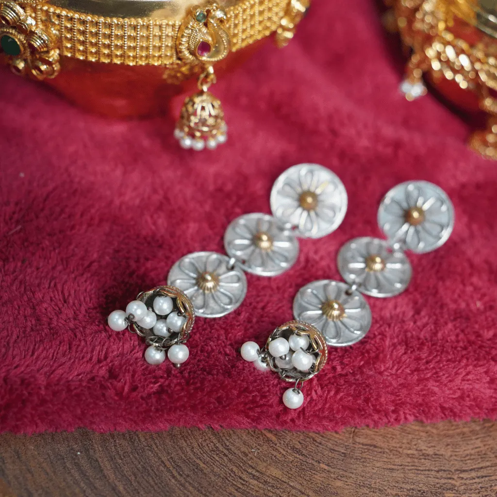The Pushpa Dual-Tone Linear Jhumkas - Image 2