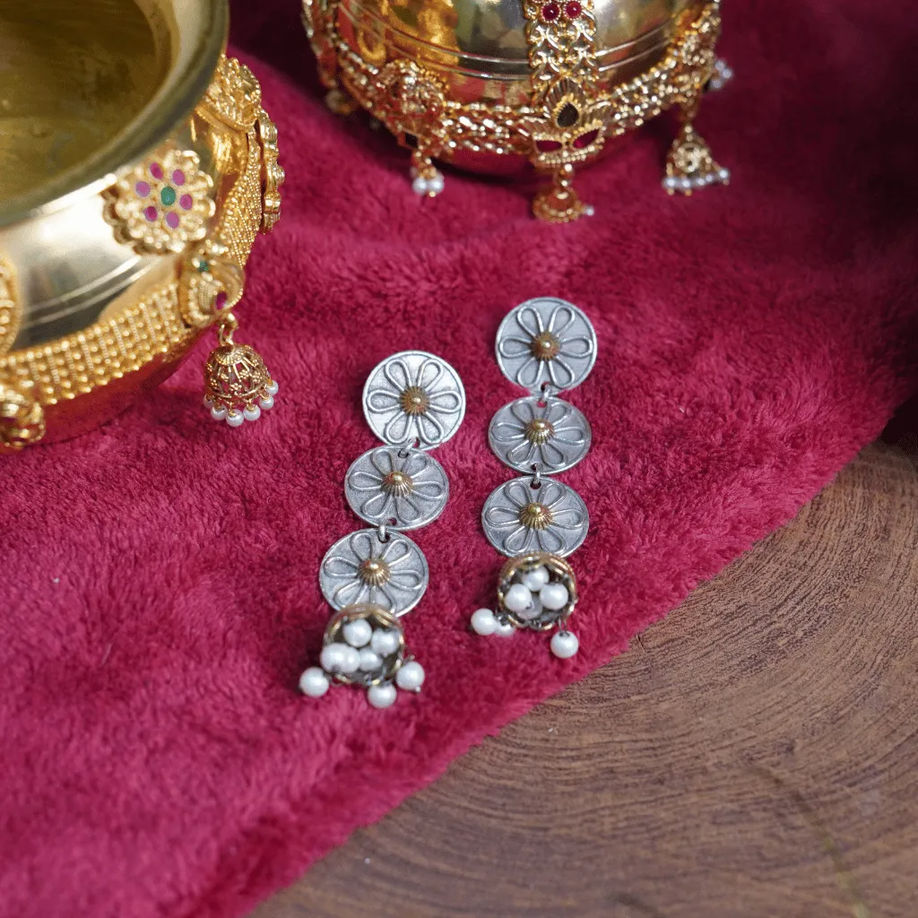 The Pushpa Dual-Tone Linear Jhumkas - Image 3