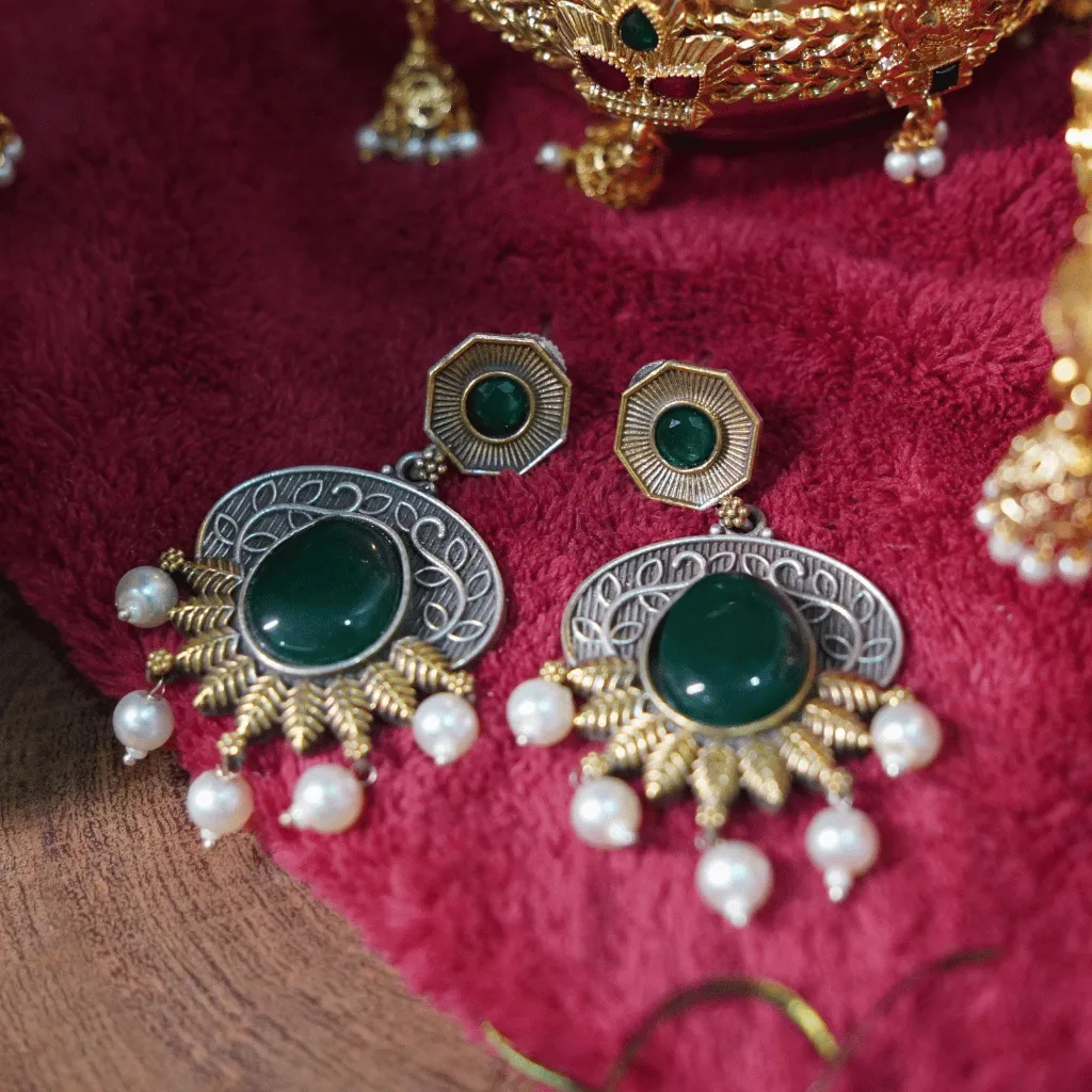 The Ira Emerald Chandbali Drops - Image 2