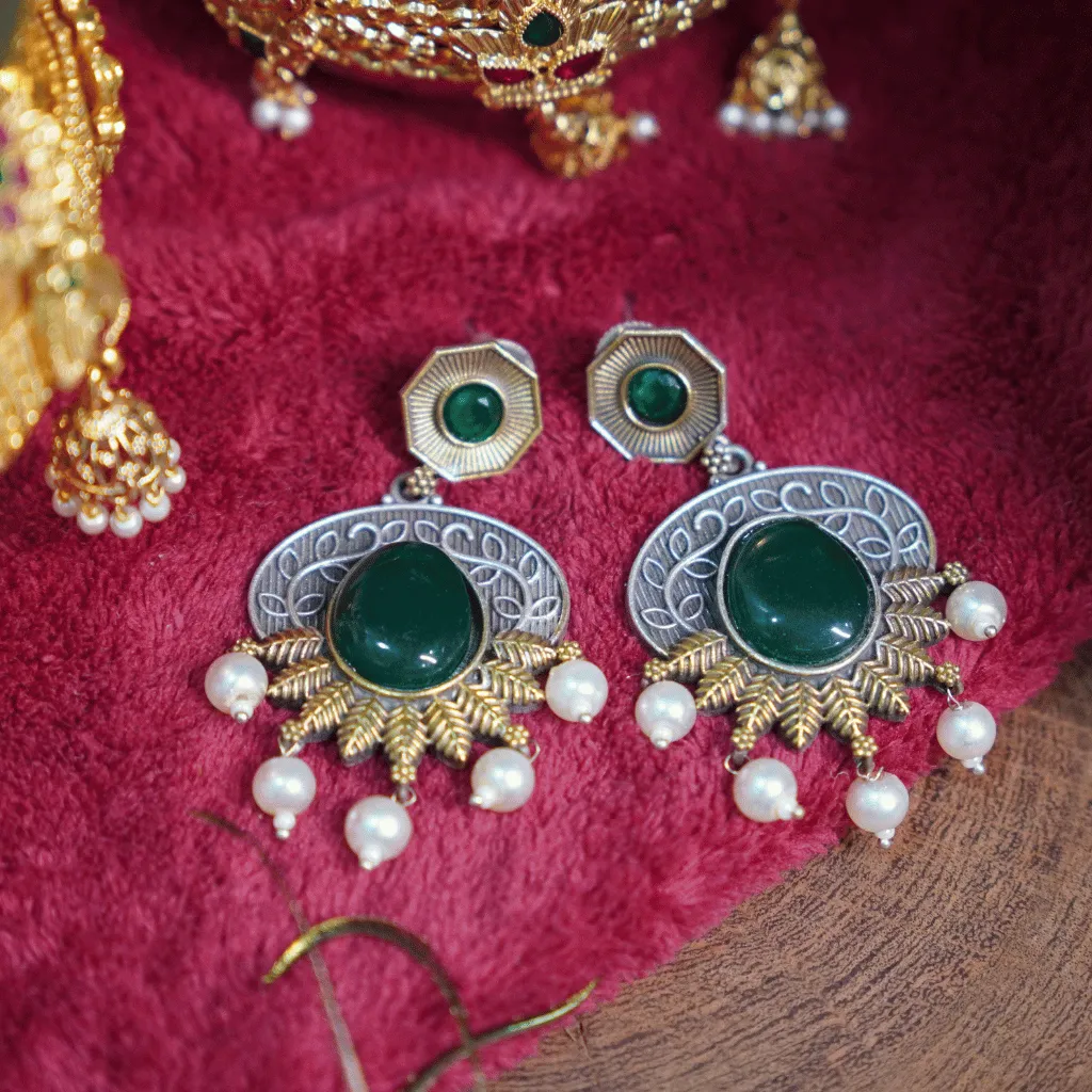 The Ira Emerald Chandbali Drops - Image 3
